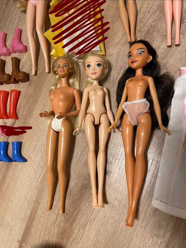 Lote de Muñecas Barbie y Accesorios