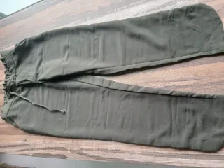 Pantalón verde militar