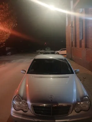 Mercedes-Benz Clase C 2004