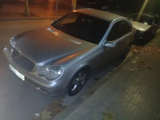 Mercedes-Benz Clase C 2004