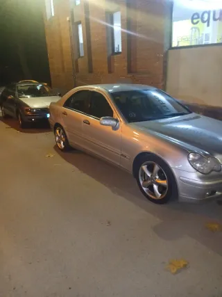 Mercedes-Benz Clase C 2004