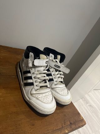 Zapatillas Adidas Altas Blancas y Negras