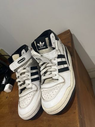 Zapatillas Adidas Altas Blancas y Negras