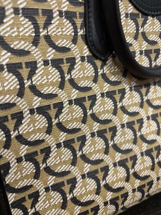 Bolso Salvatore Ferragamo Beige y Negro