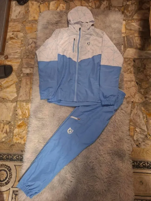 Conjunto Foot Korner azul y blanco