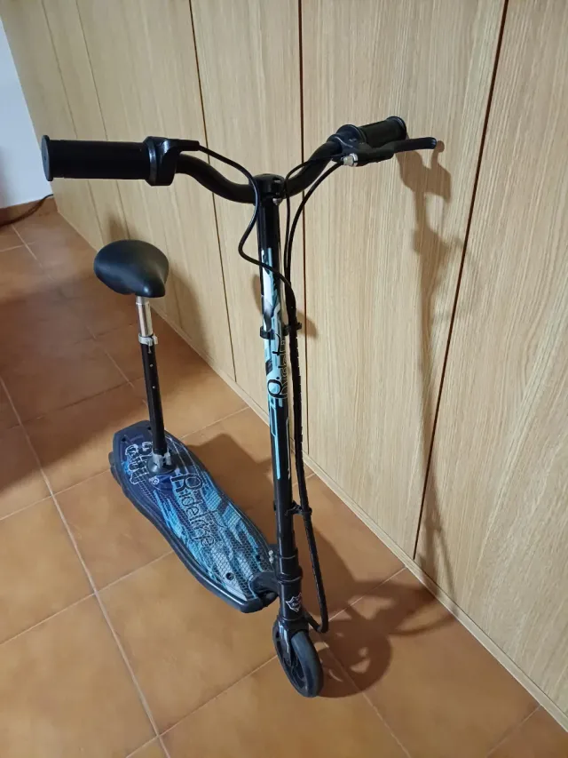 Patinete eléctrico con asiento