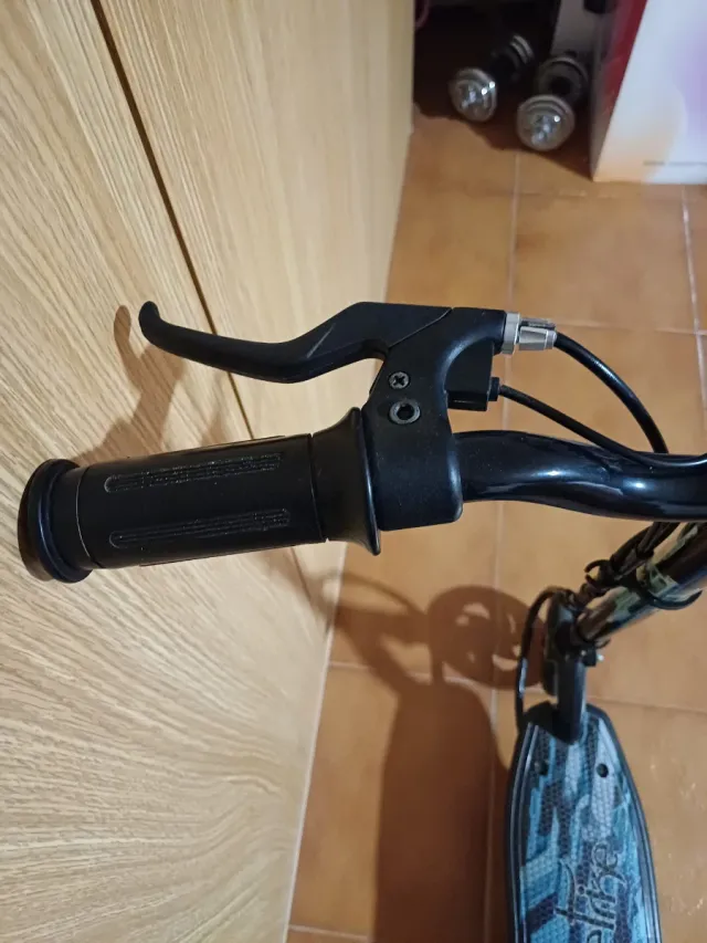 Patinete eléctrico con asiento