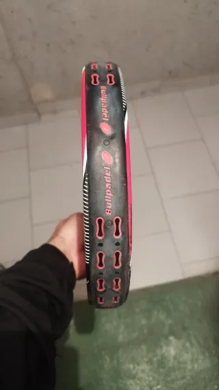 Pala de pádel Bullpadel 38