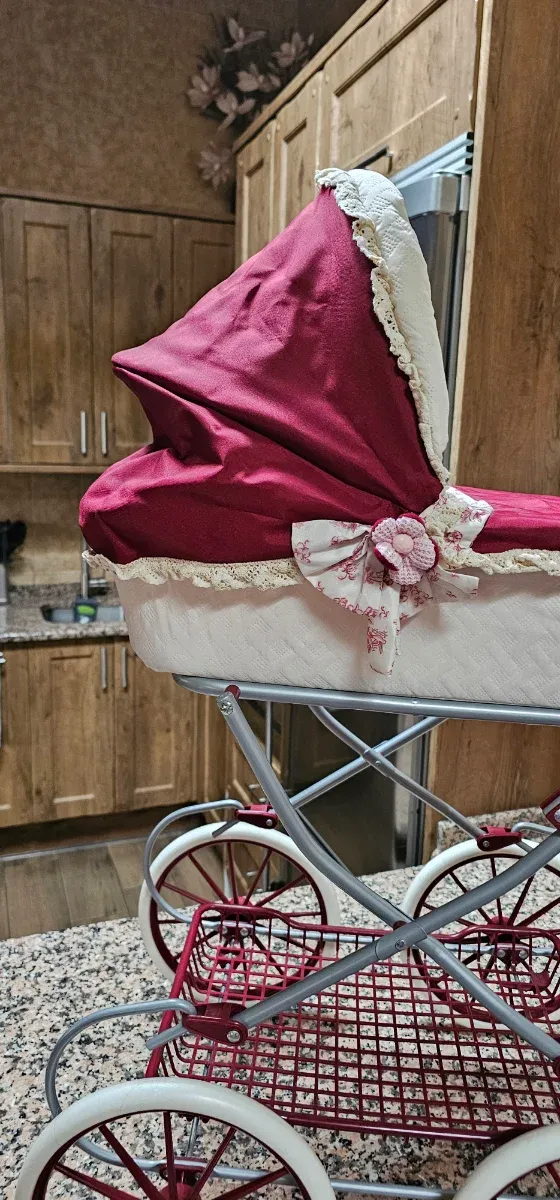 Coche de muñecas vintage con capota