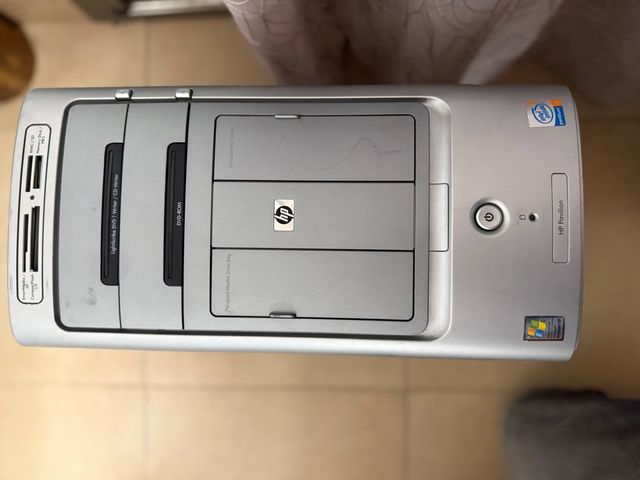 Torre HP Pavilion Gris/Plata