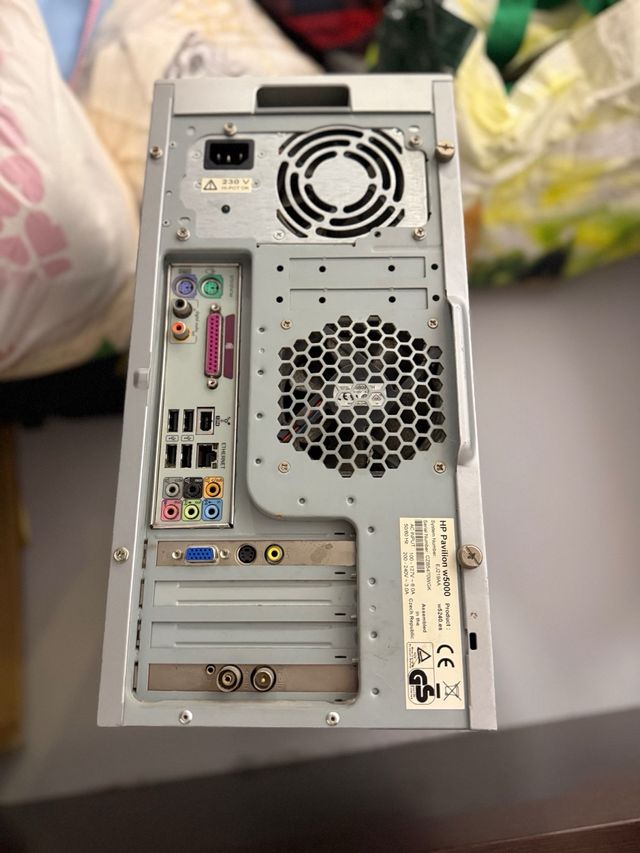 Torre HP Pavilion Gris/Plata