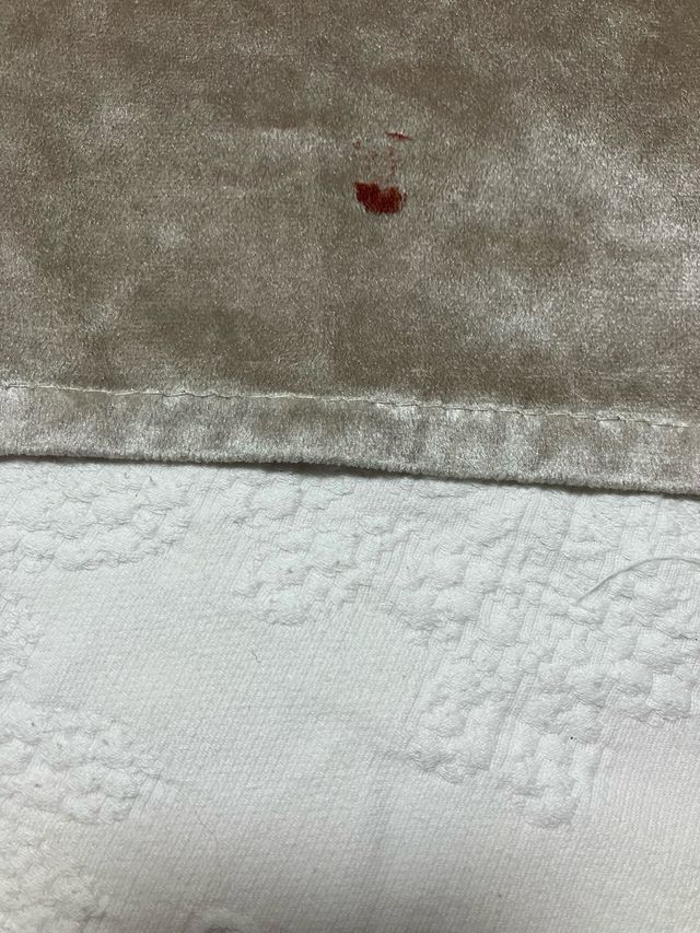 Cortinas grises y Terciopelo