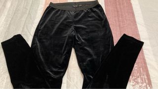 Pantalón elástico de terciopelo negro