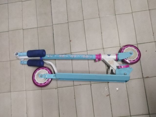 Patinete infantil Frozen