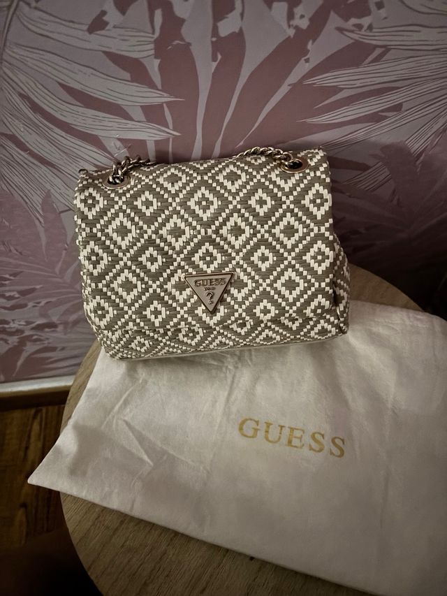 Bolso Guess tejido beige y gris