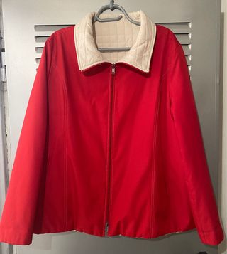 Cazadora reversible roja y beige