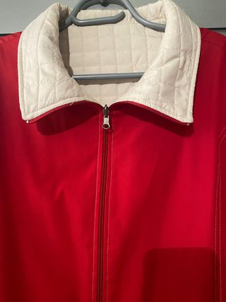Cazadora reversible roja y beige
