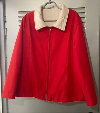 Cazadora reversible roja y beige