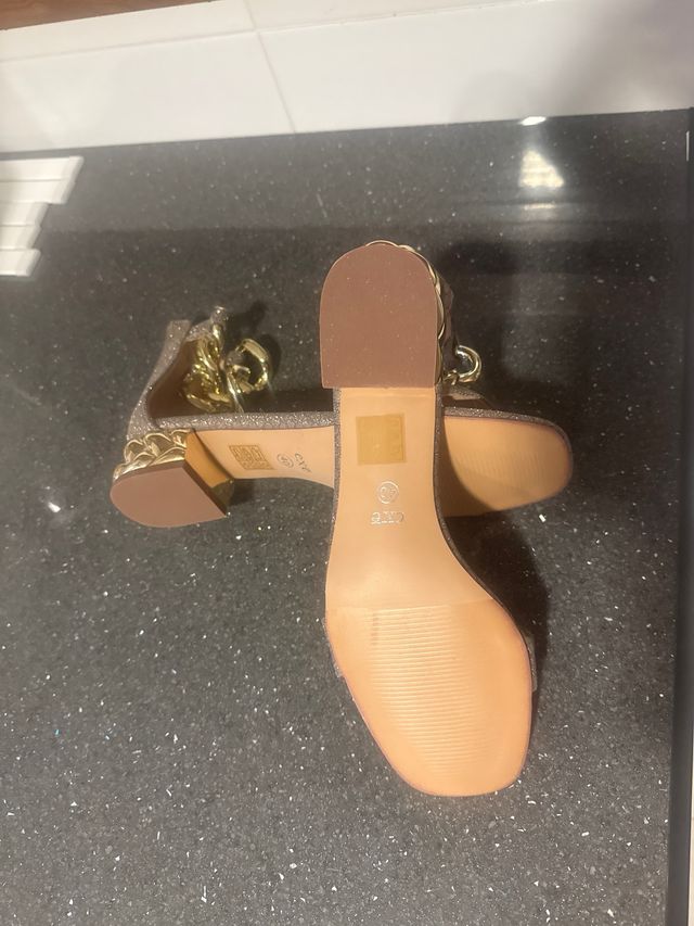 Sandalias Exé doradas y plateadas talla 40