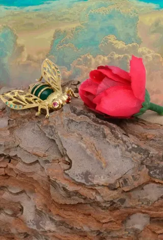 Broche Abeja Exlusivo Oro 18k