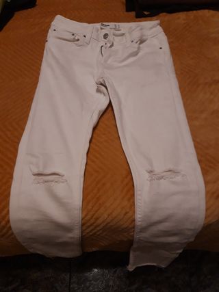 Pantalón vaquero blanco Bershka mujer