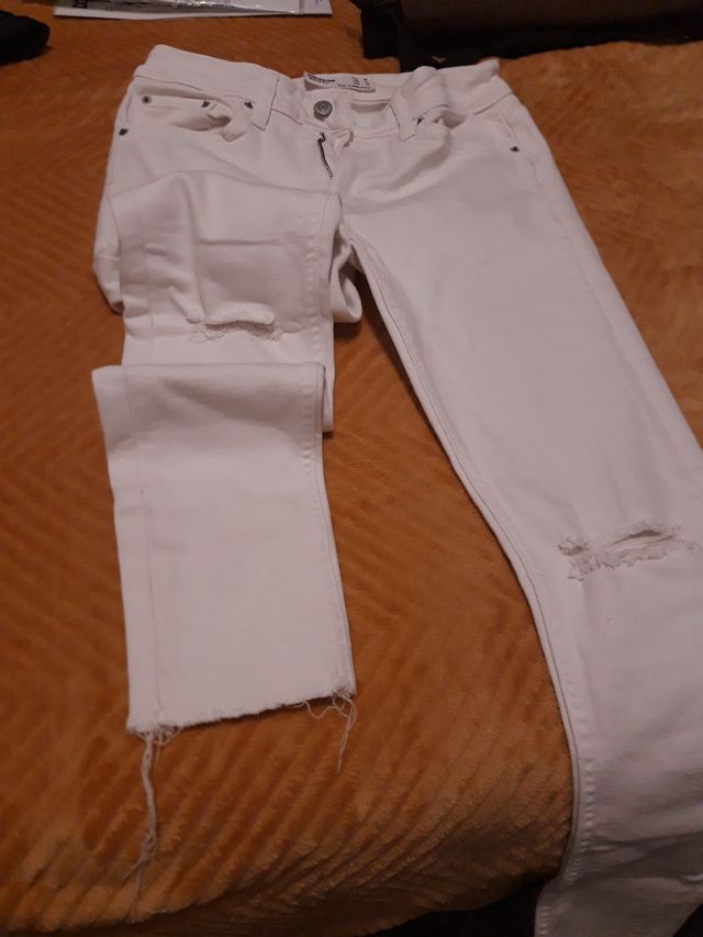 Pantalón vaquero blanco Bershka mujer