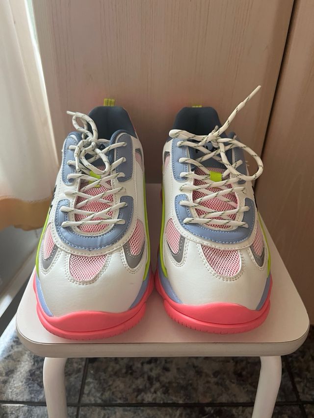 Zapatillas Fila Strada Lucid Nuevas