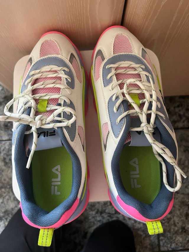 Zapatillas Fila Strada Lucid Nuevas