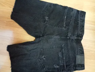 Vaqueros cortos negros Bershka rotos
