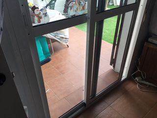 Vendo 2 Puertas correderas de aluminio.