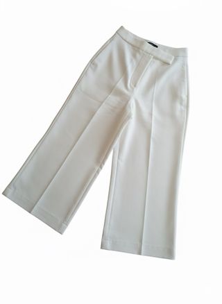 Pantalones beige de pana y blanco vestir