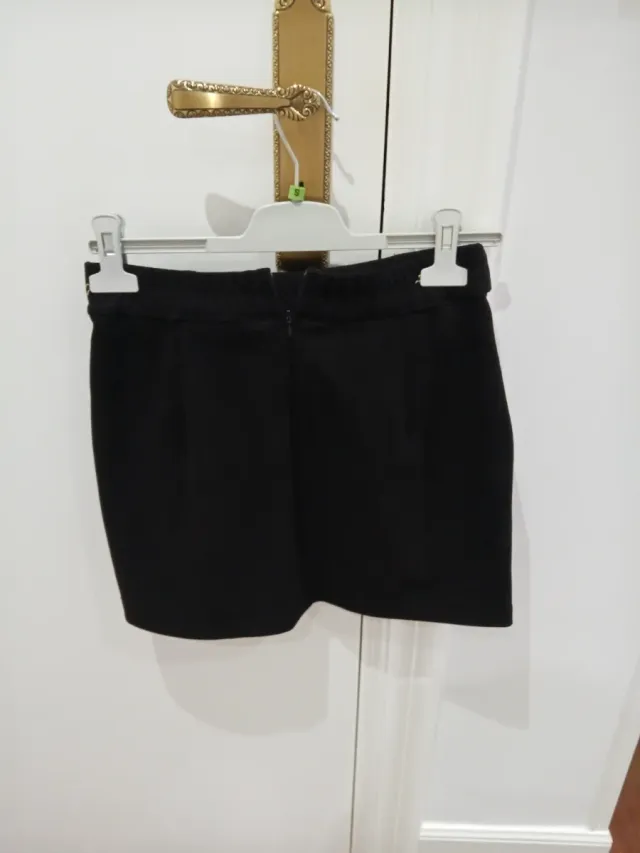 Falda corta terciopelo negra