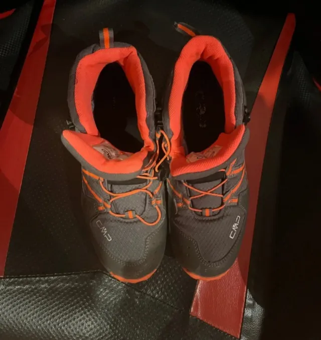 Botas de montaña CMP grises y naranjas talla 37