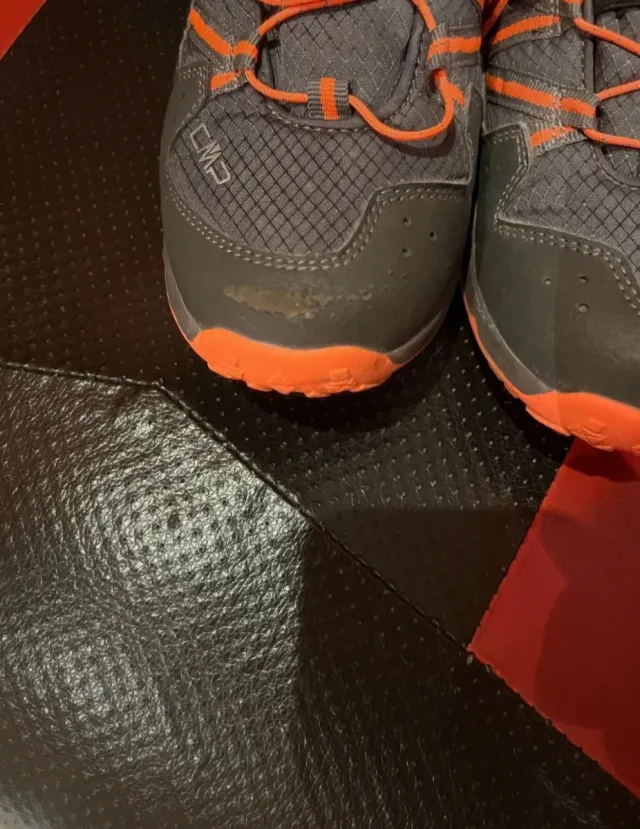 Botas de montaña CMP grises y naranjas talla 37