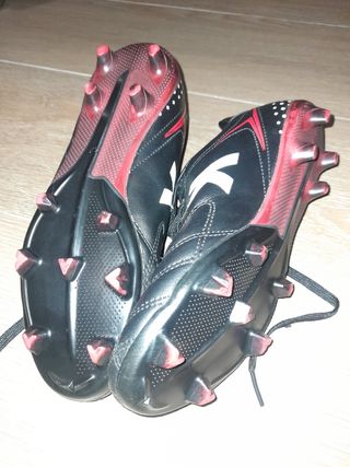Botas de fútbol Kelme negras talla 39