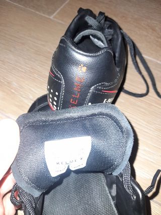 Botas de fútbol Kelme negras talla 39
