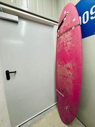 Tabla de surf OLAIAN con diseño de hojas