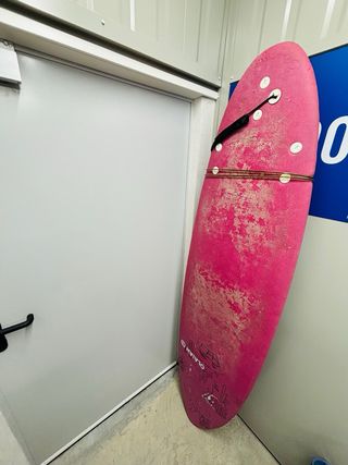 Tabla de surf OLAIAN con diseño de hojas