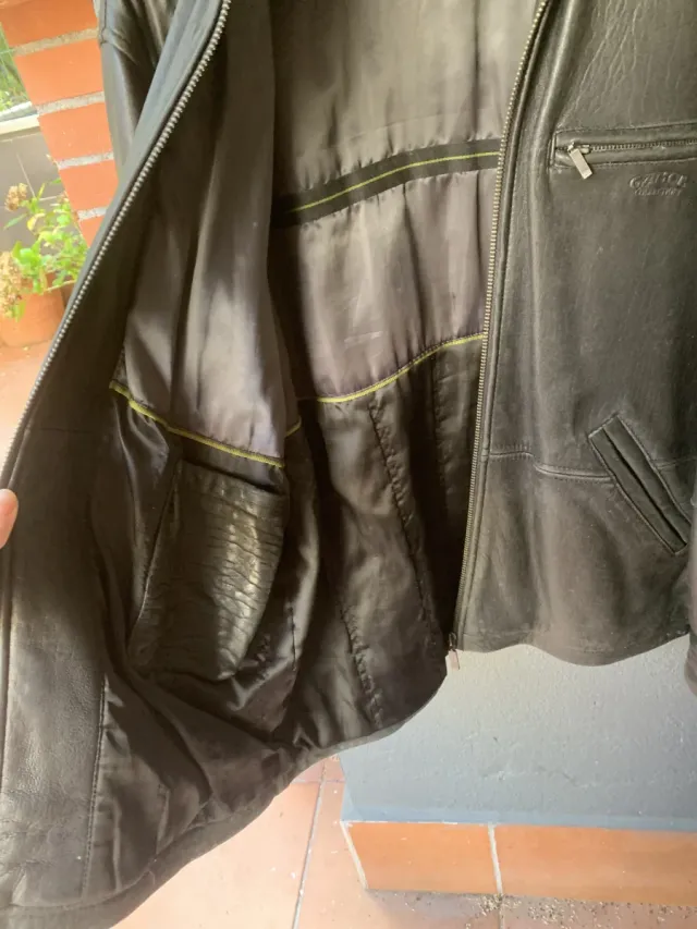 Cazadora de cuero Camel negra