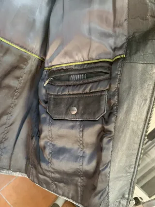 Cazadora de cuero Camel negra