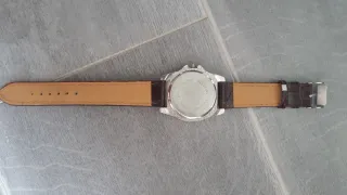 Reloj de hombre con correa de cuero