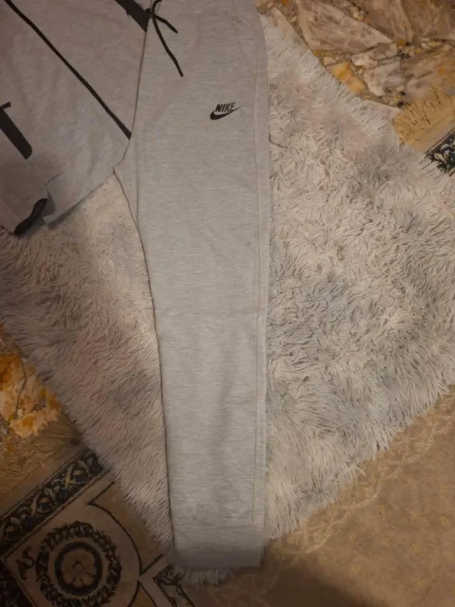 Conjunto Nike Tech Gris sin estrenar