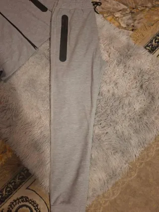 Conjunto Nike Tech Gris sin estrenar