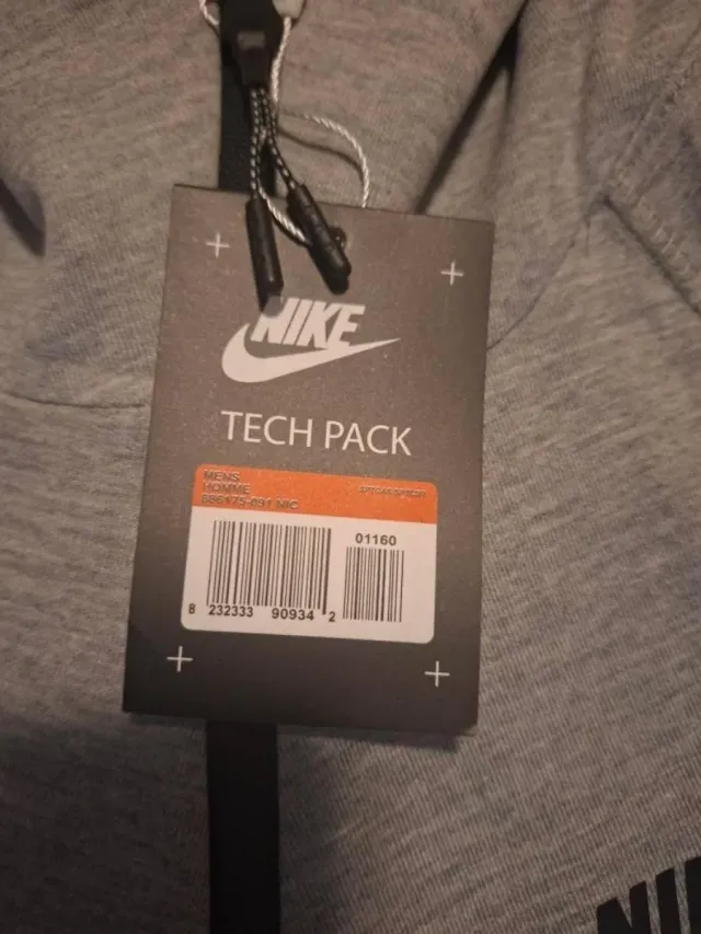 Conjunto Nike Tech Gris sin estrenar