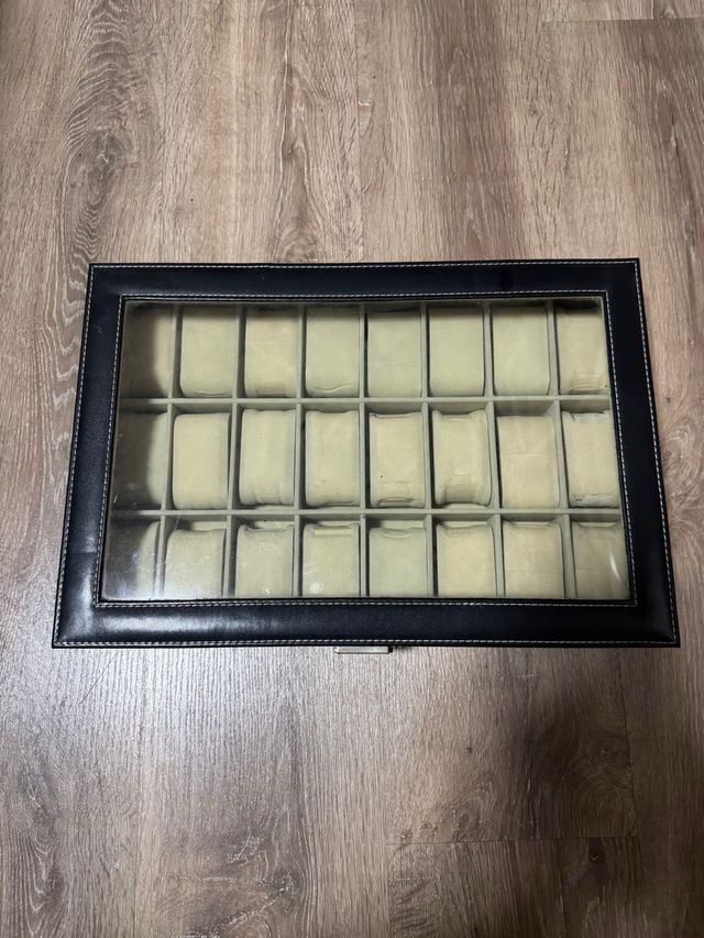 Estuche para relojes con 24 compartimentos