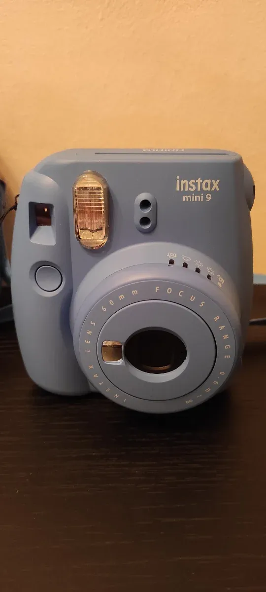 Cámara Fujifilm Instax Mini 9 Azul a estrenar