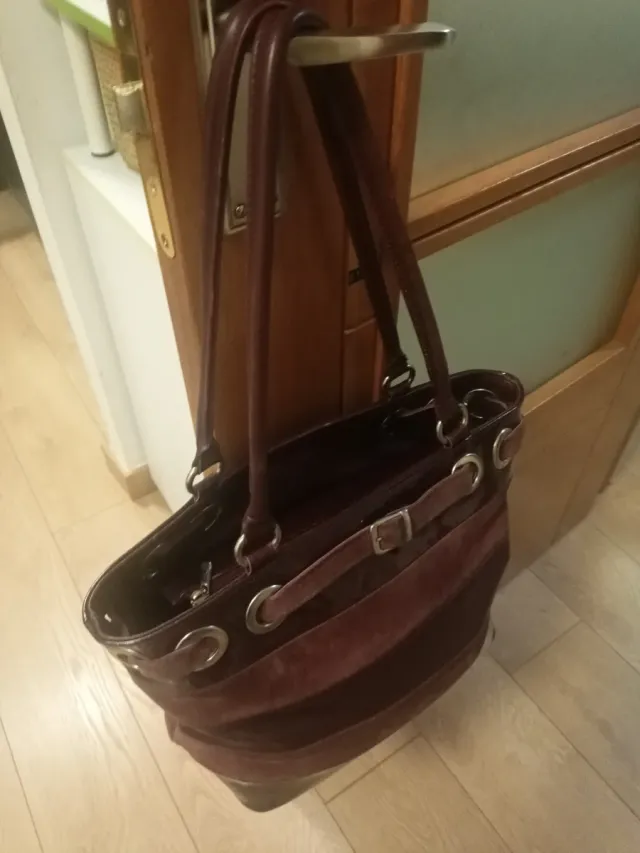 Bolso de cuero granate