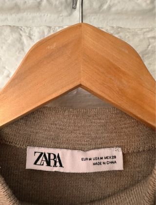 Jersey sin mangas cuello alto beige/marrón