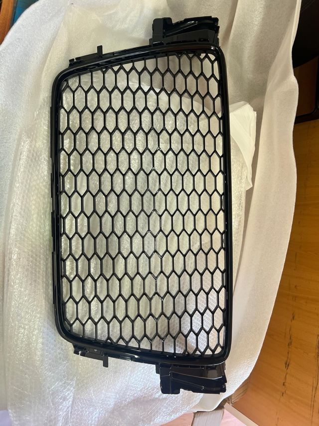 Rejilla Parachoques Hexagonal Negra