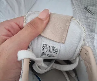 Adidas Zapatillas Beige y Blancas 36